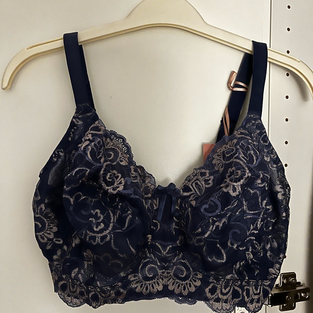 Elegant Lace Navy Blue Bra